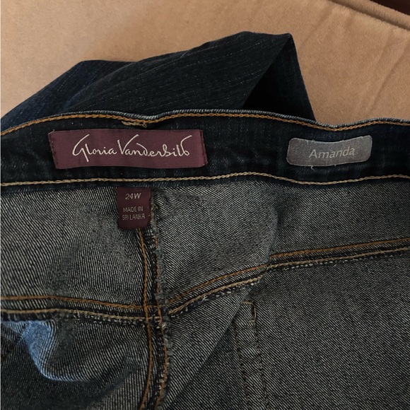 2 pair, women’s Gloria Vanderbilt jeans, size 24w short - Picture 4 of 4